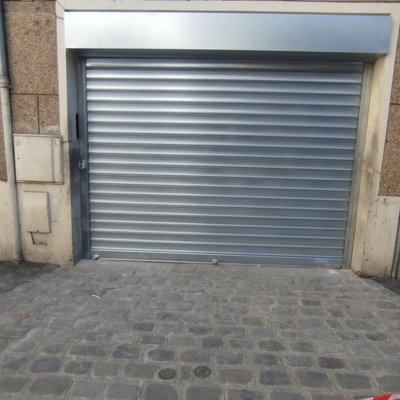 Rideau à lames pleines 
