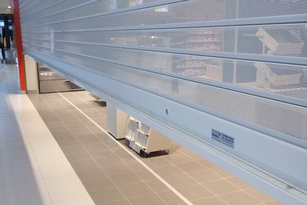 Rideaux inox micro-perforés 