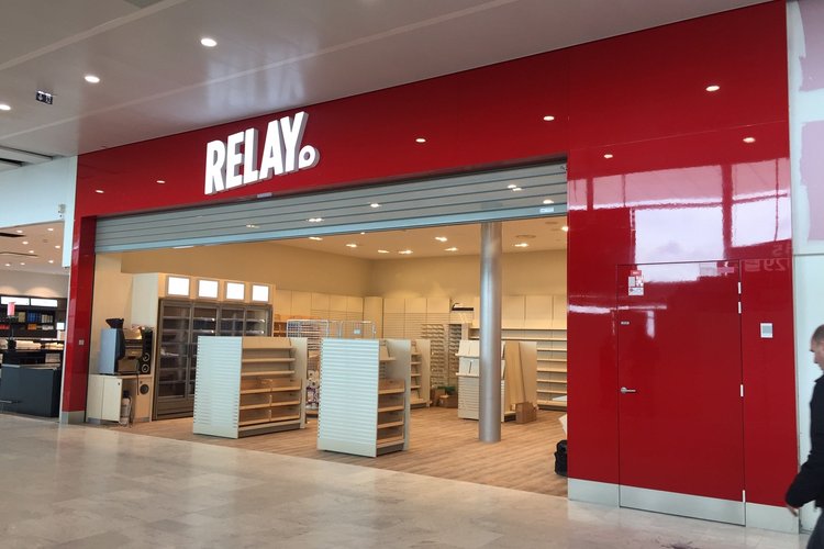 Rideau à lames micro-perforées