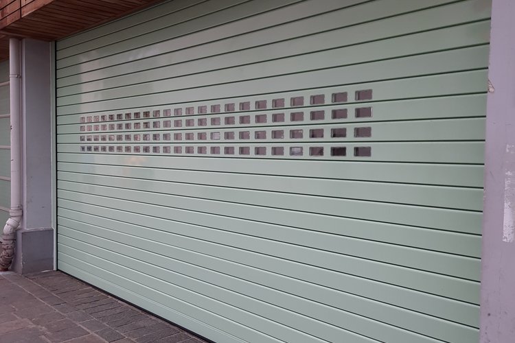 Rideau à lames pleines