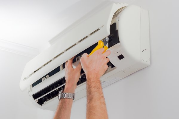 Remplacement de pièces de clim