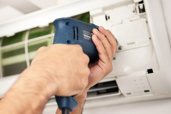 Nettoyage approfondi et réparation de climatisations Vaillant