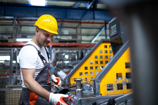 Mise en conformité des machines-outils à Paris