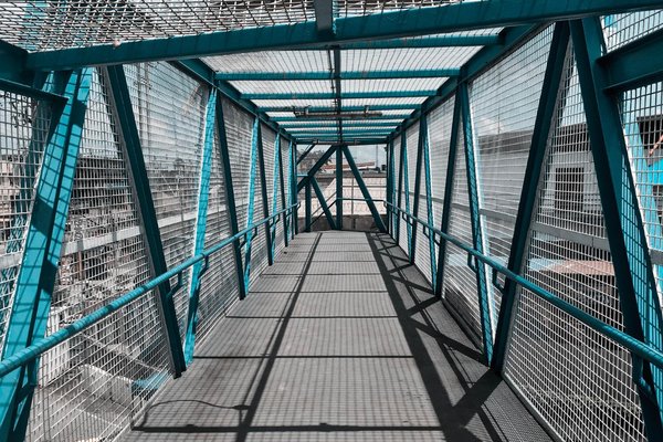 Qu'est ce que la passerelle métallique ? img