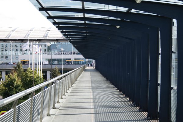 Fabrication de passerelle métallique à Paris et en Île de France