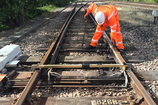 Maintenance ferroviaire à Paris : soudage des rails img