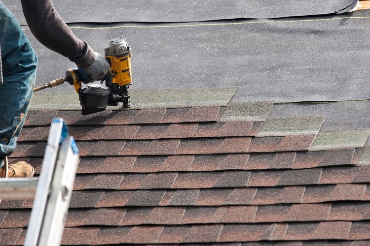 Réfection de toiture sur cordes