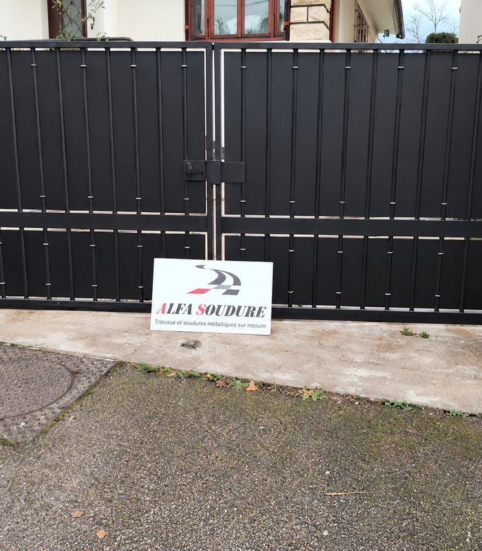 Réparation de portail métallique image