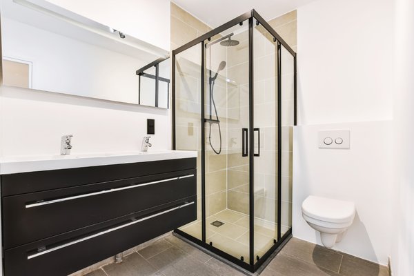 Pose professionnelle de douche et baignoire à Draveil