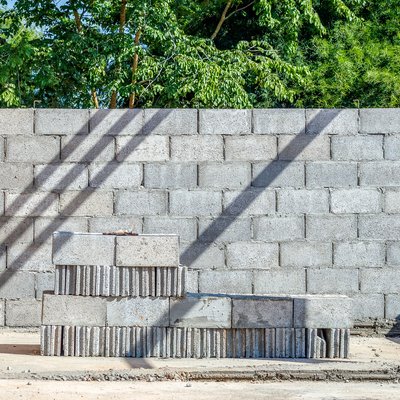 Construction de mur de clôture