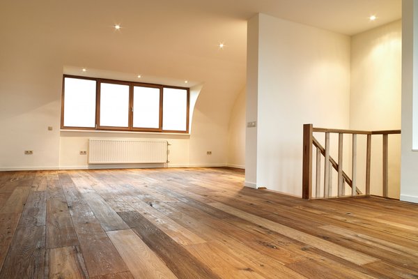 Parquet et <b>revêtement de sol bois</b> : élégance au cœur de vos espaces