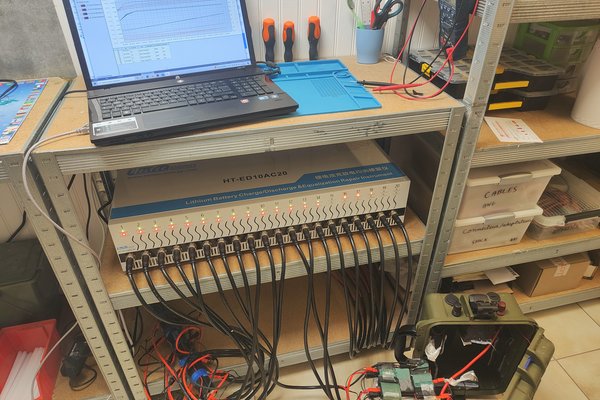 Contrôle qualité de batteries lithium avec testeur de capacité : HELTEC