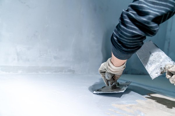 Préparation de support avant pose de parquet