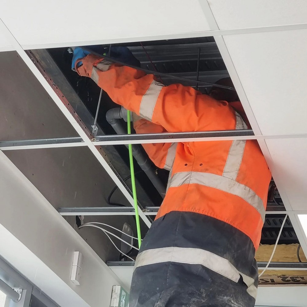 Curage de canalisation en faux plafond 1