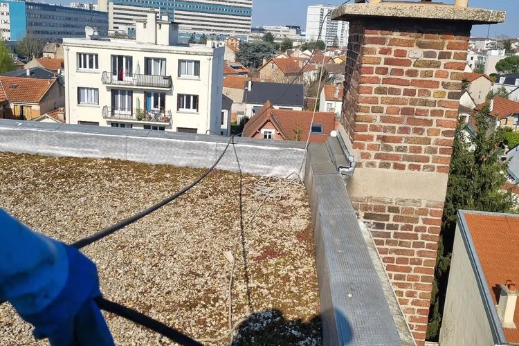 Débouchage WC par accès toiture