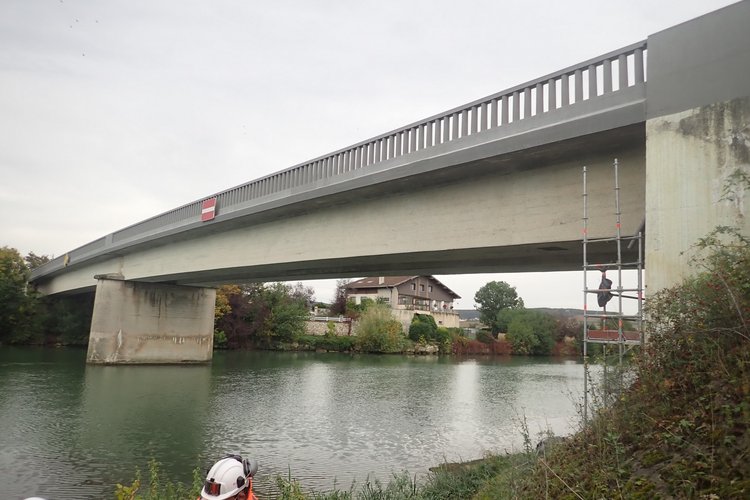 Vérinage et réfection du pont-caisson à Mareuil-le-Port