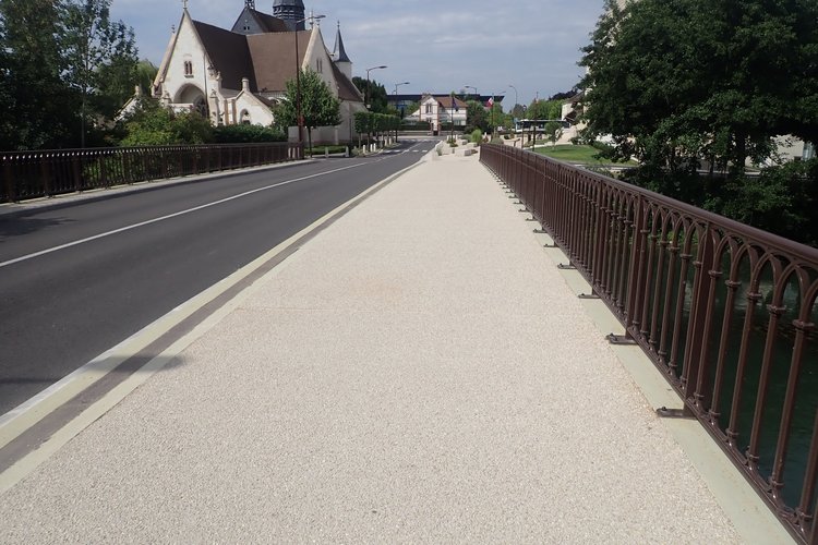 Création d’une passerelle au pont Saint-Julien-les-Villas