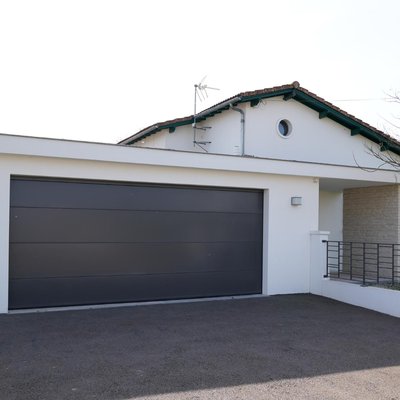 Béton désactivé pour une entrée de garage à Montreuil