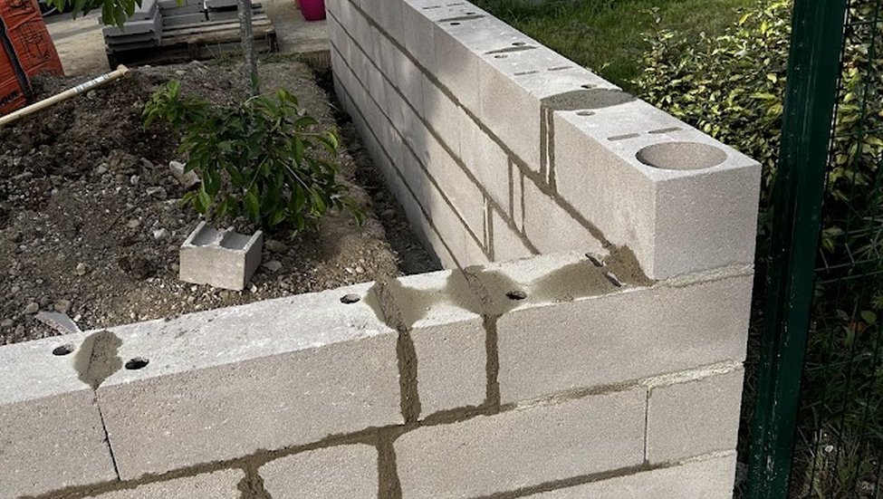Construction de mur en parpaing