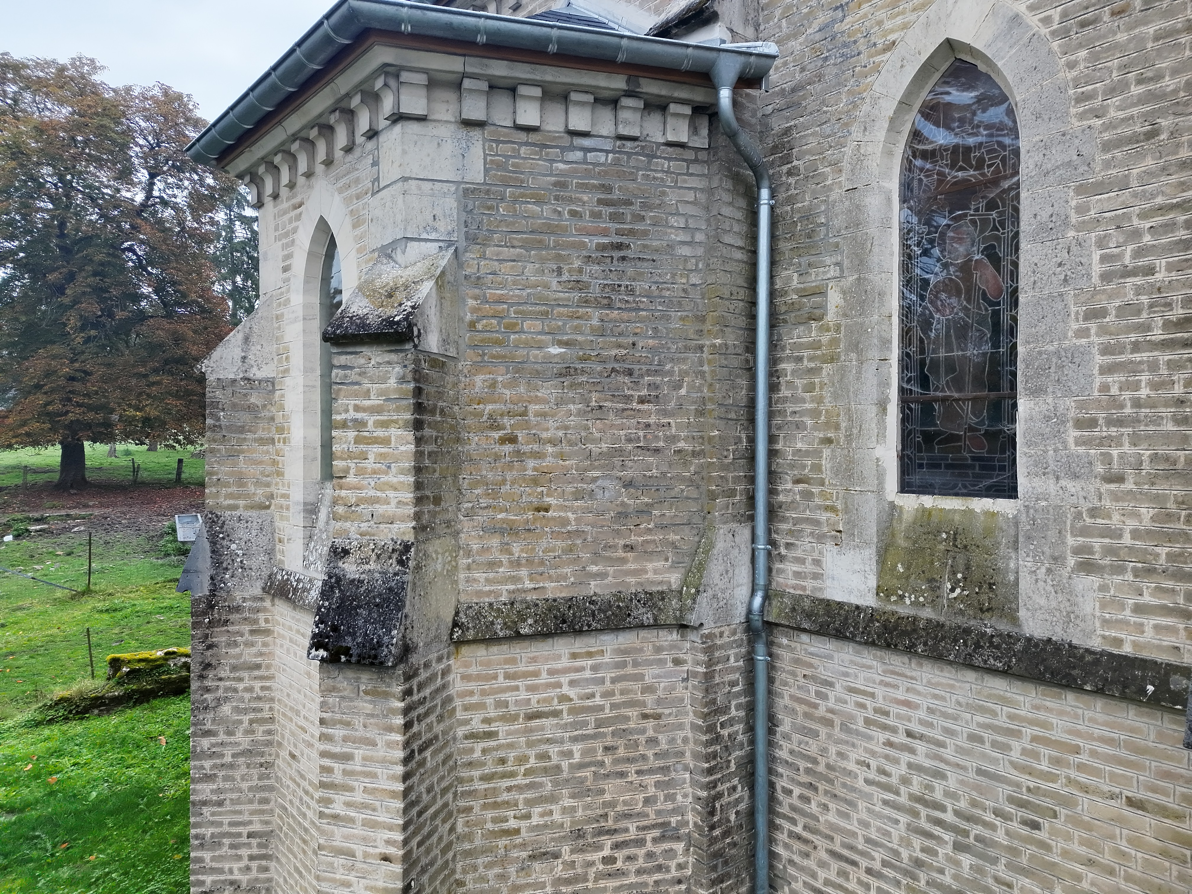 Inspection de façade par drone pour la détection de fissures, mission Flight Drone Service