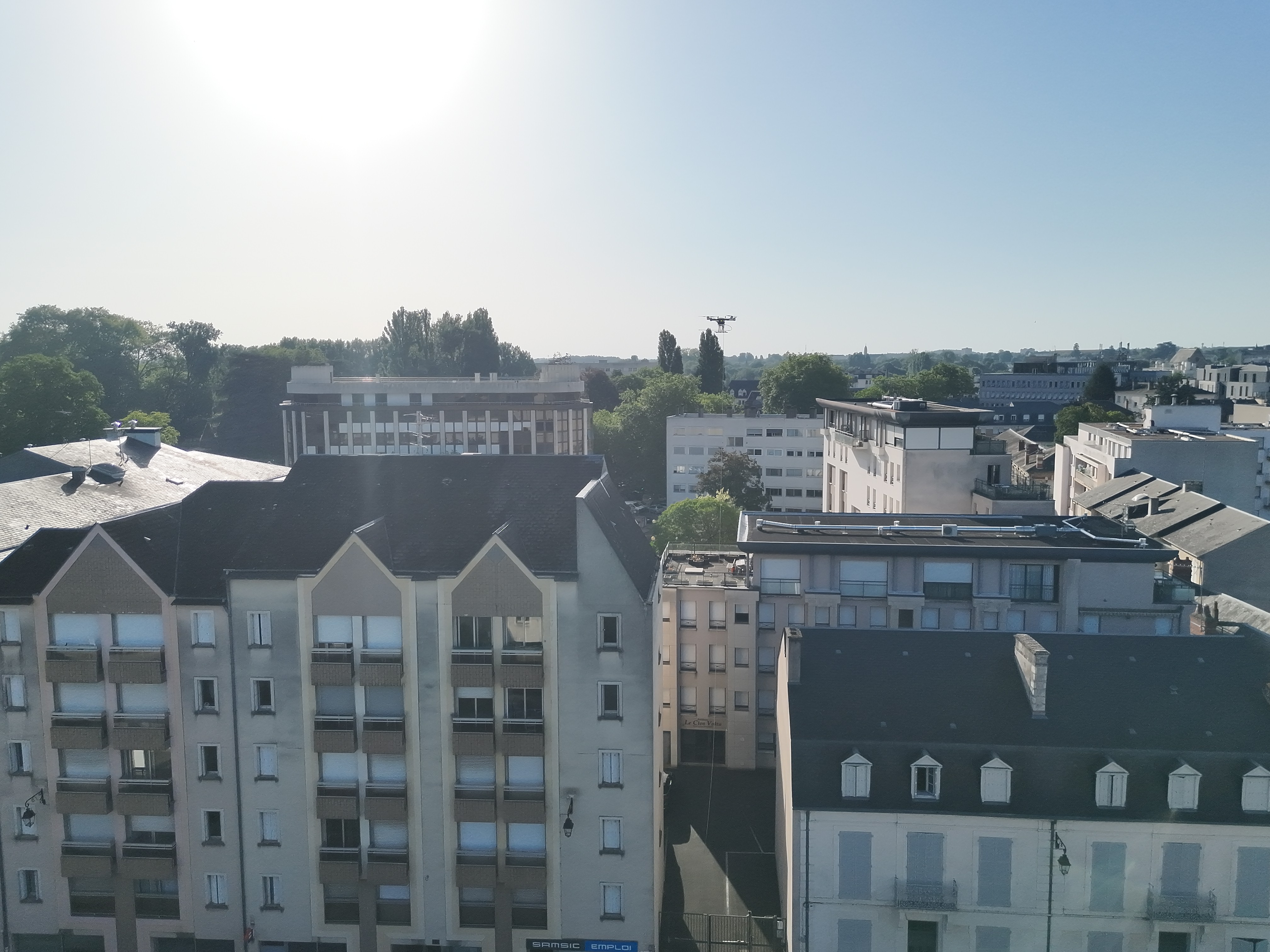Nettoyage de façade en copropriété par drone : obligations, vote et coûts