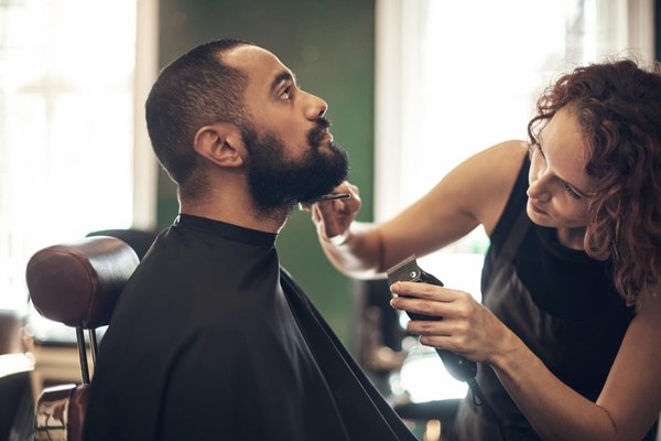 Coupe de barbe à Saint-Denis
