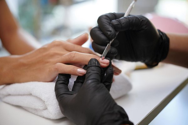 Dépose de vernis à Saint-Denis
