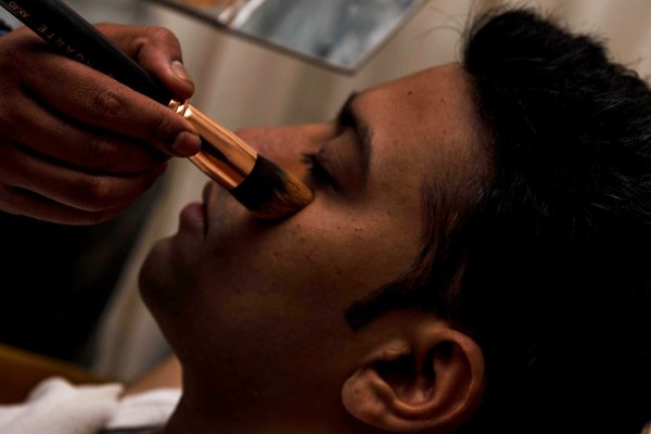 Maquillage pour homme à Saint-Denis