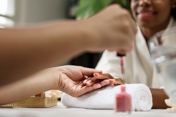 Pose de vernis à Saint-Denis