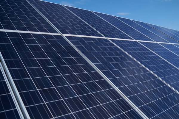 ​Installateur de panneaux photovoltaïques en IDF (Évry)