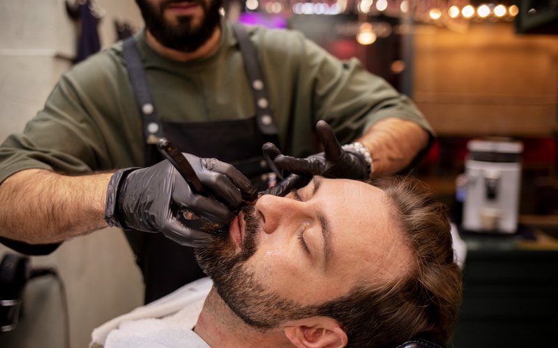 Coiffure barbier à Reims : taille et coupe de barbe pour un style parfait img