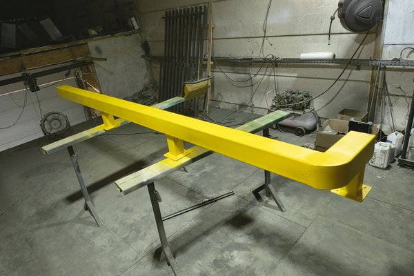 Poutre jaune en acier