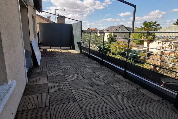 Garde-corps et pare vue sur toit terrasse