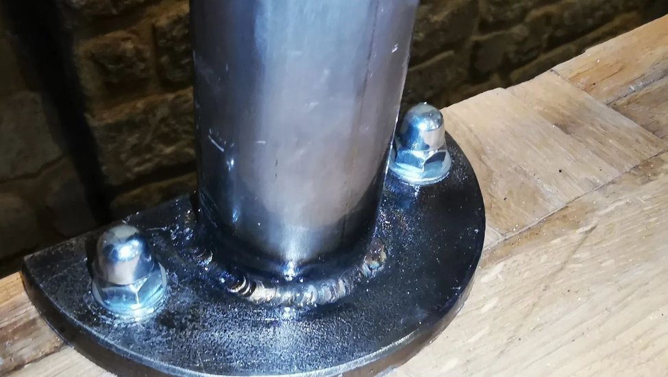 Fixation de tuyauterie inox sur platine avec soudure robuste center img test img