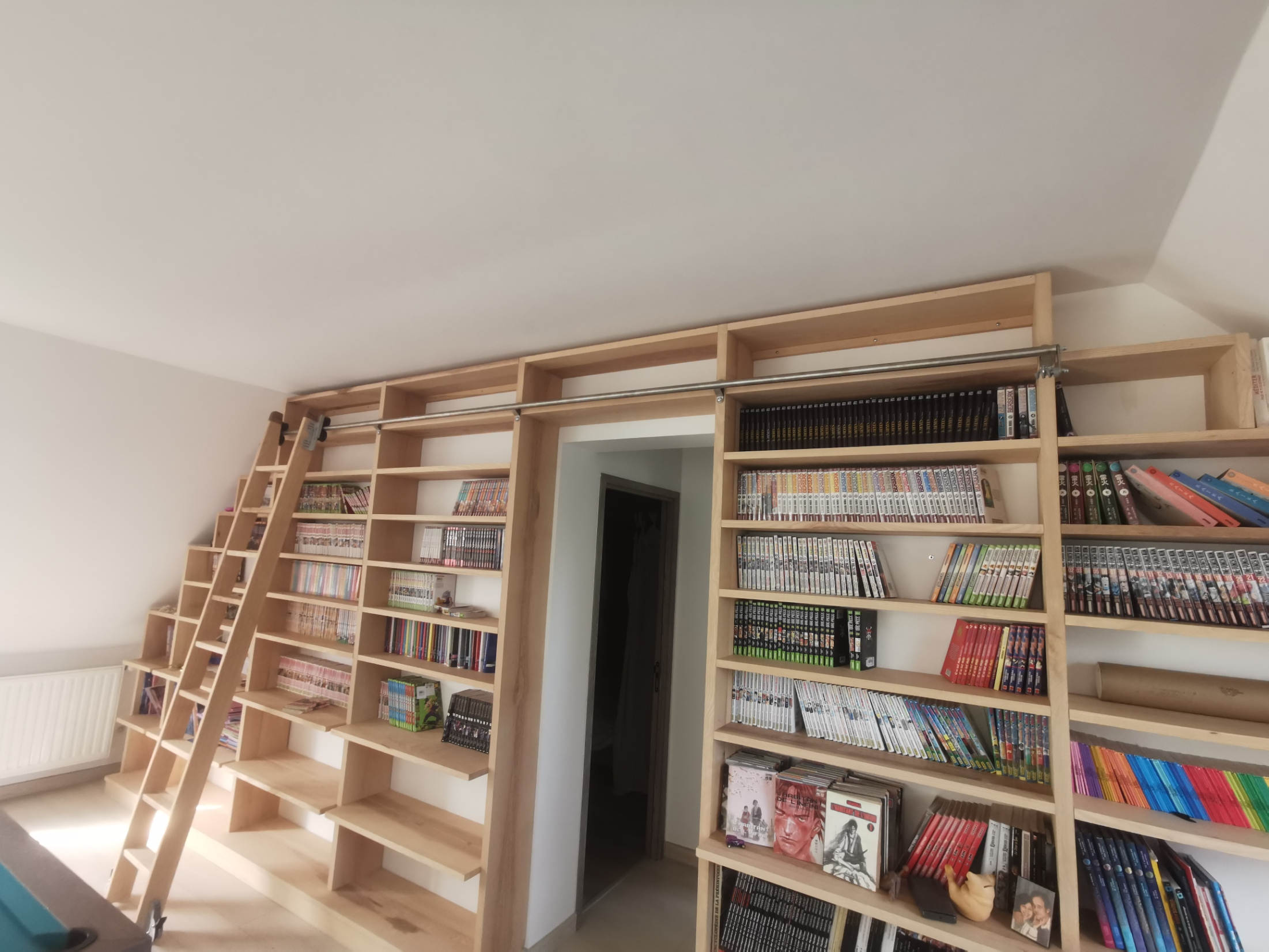 Echelle roulante de bibliothèque