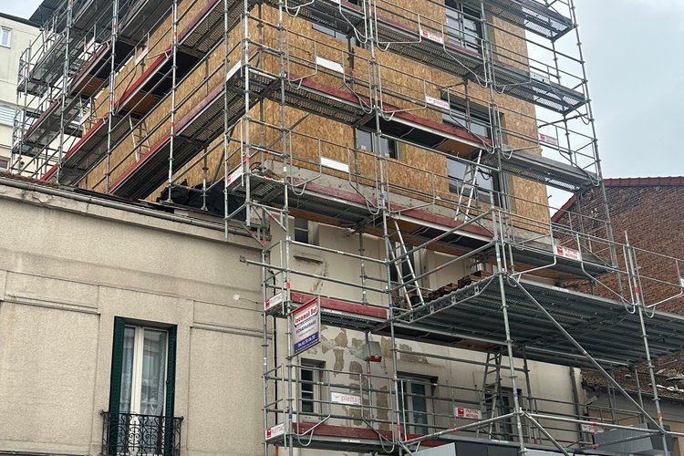 Pose d'échafaudage, recette à matériaux et parapluie