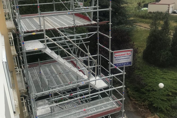 Pose d'échafaudage, recette à matériaux et escalier