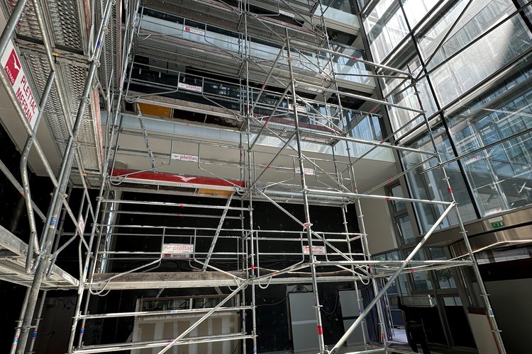 Pose d'échafaudage, recette à matériaux et escalier