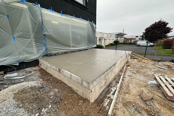 Coulage d'une dalle béton sur vide sanitaire
