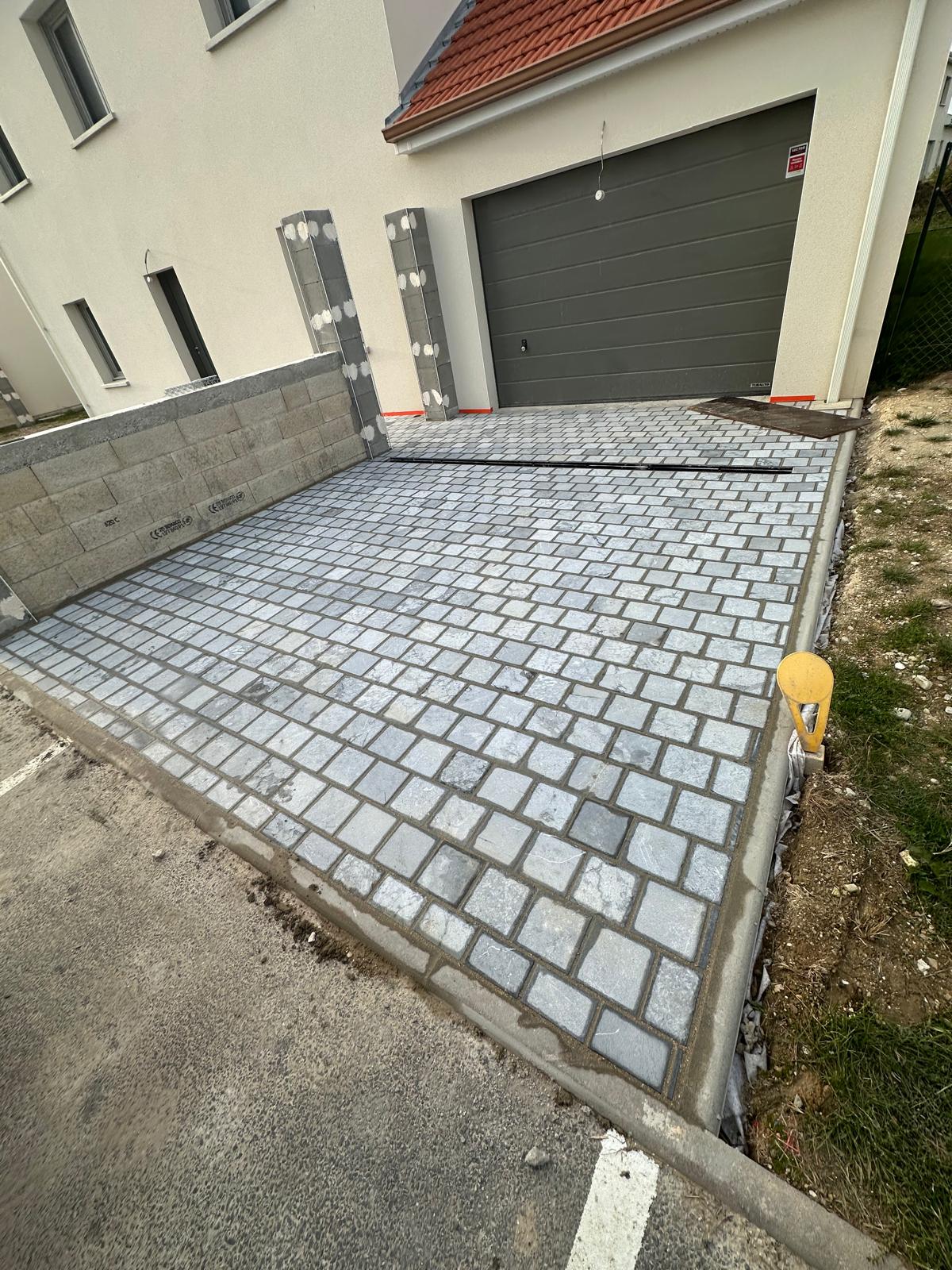 Aménagez vos extérieurs avec des pavés élégants et durables