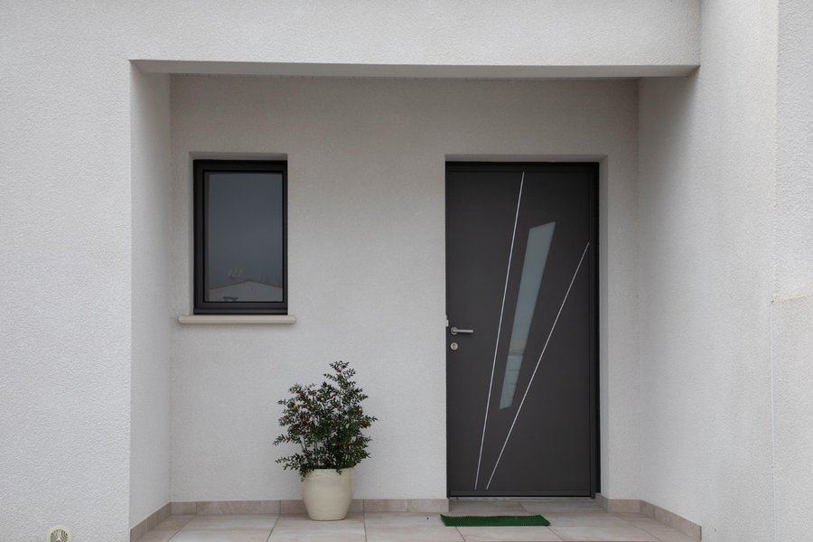 Fabricant de porte aluminium et PVC en Île‑de‑France 