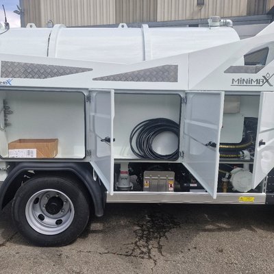 Véhicule hydrocureur Industriel