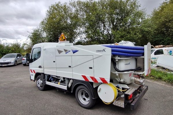 FUSO ARROW 3S13 : Détails clés