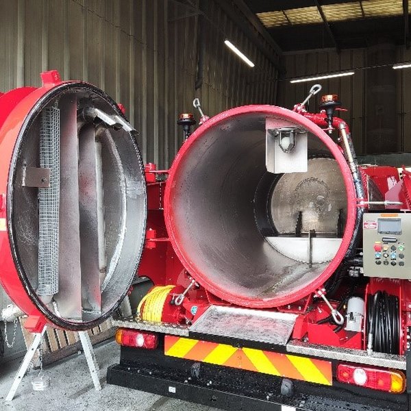 Camion hydrocureur combiné IDF