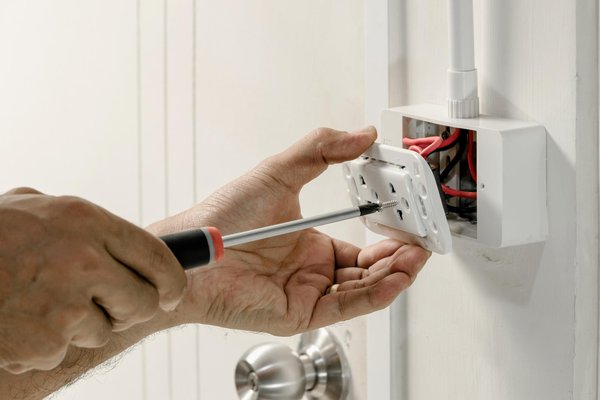 Changement de prises électriques et interrupteurs à Villeneuve-Saint-Georges