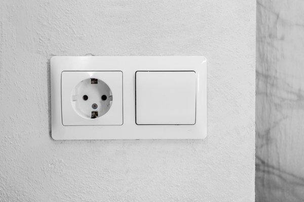 Remplacement ou ajout de prises, interrupteurs et luminaires