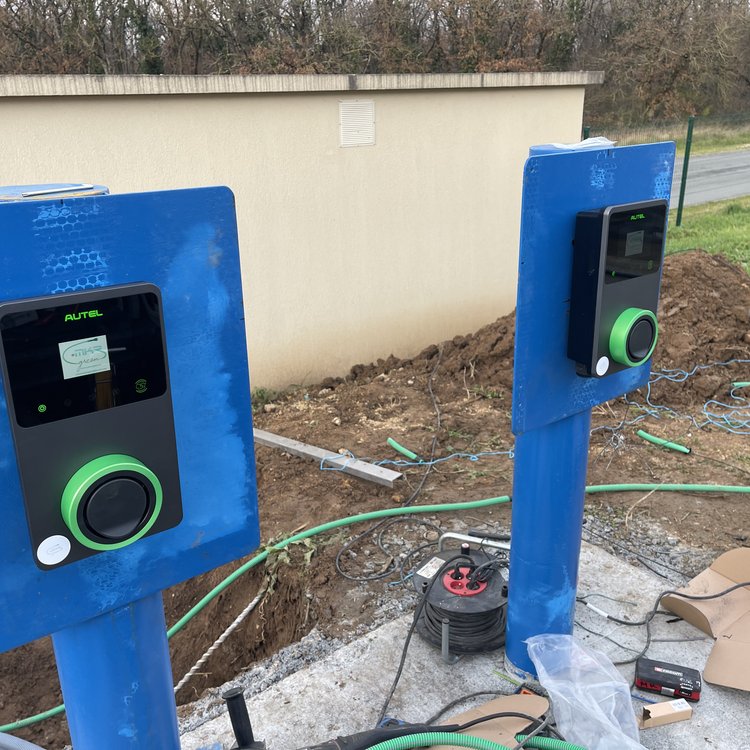 Installation de 2 bornes triphasées Autel