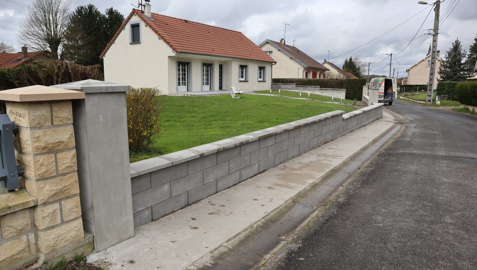 Avant l'intervention de nos menuisiers center img test img