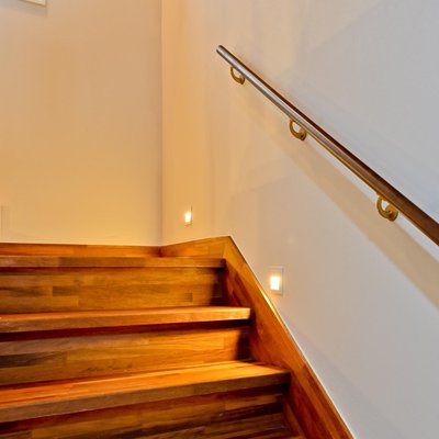 Escalier avec palier en bois