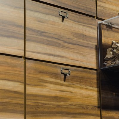 Fabrication de meubles et équipements en bois